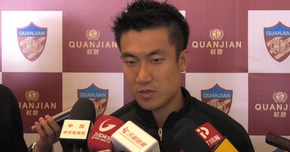 男生穿丝袜被室友c爽了
